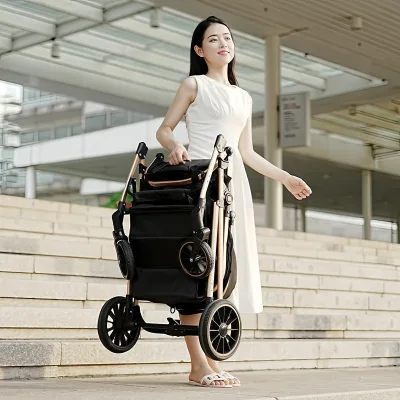 Poussette pliable à quatre roues avec canopée – image 3