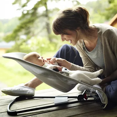 Transat bébé pliable avec barre de jeu – image 2